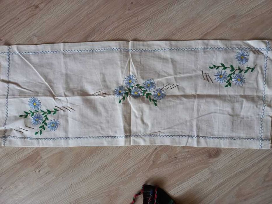 Битови карета и престилки общо за 80лв всичките
т