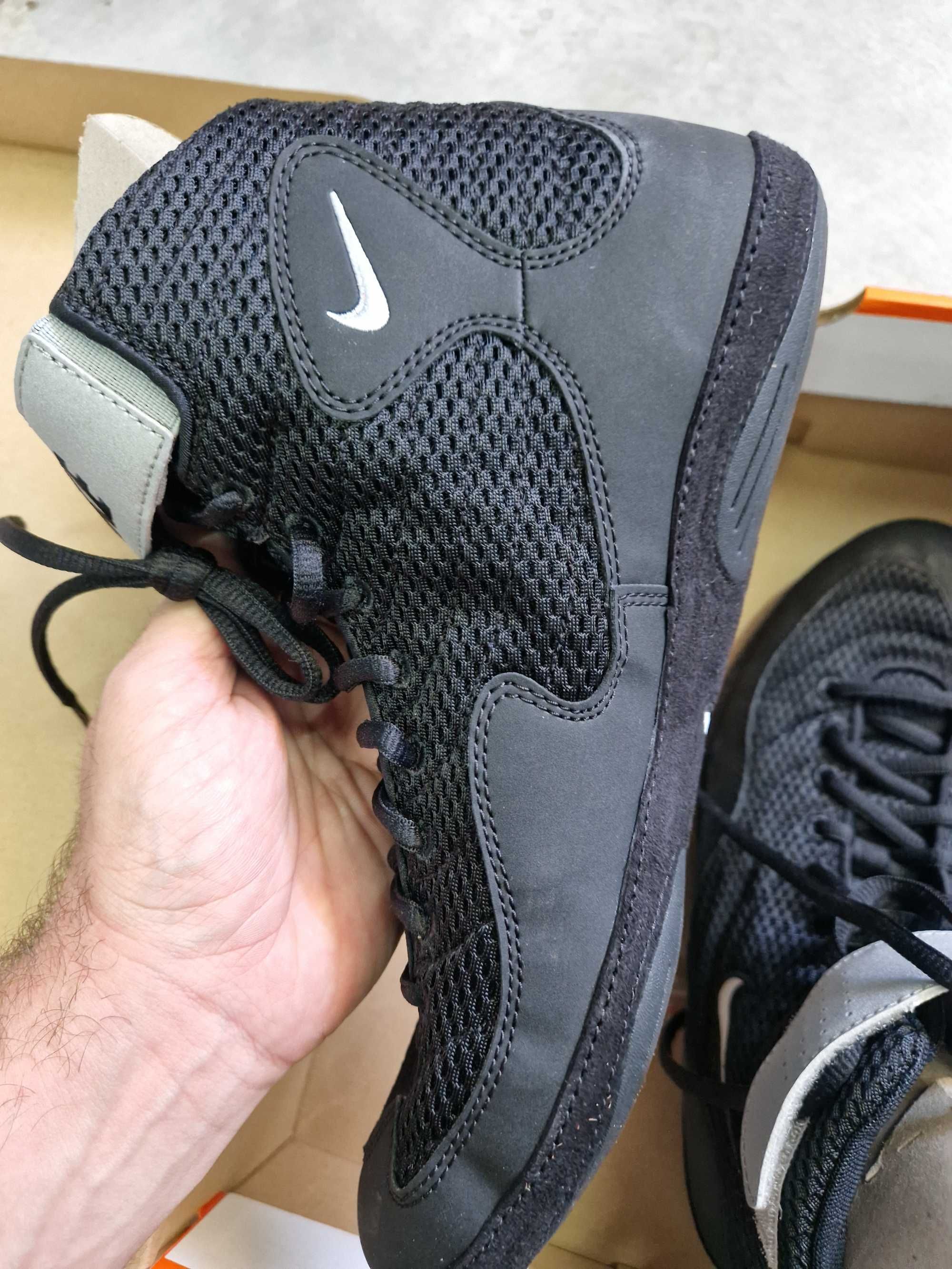 Обувки за борба Nike