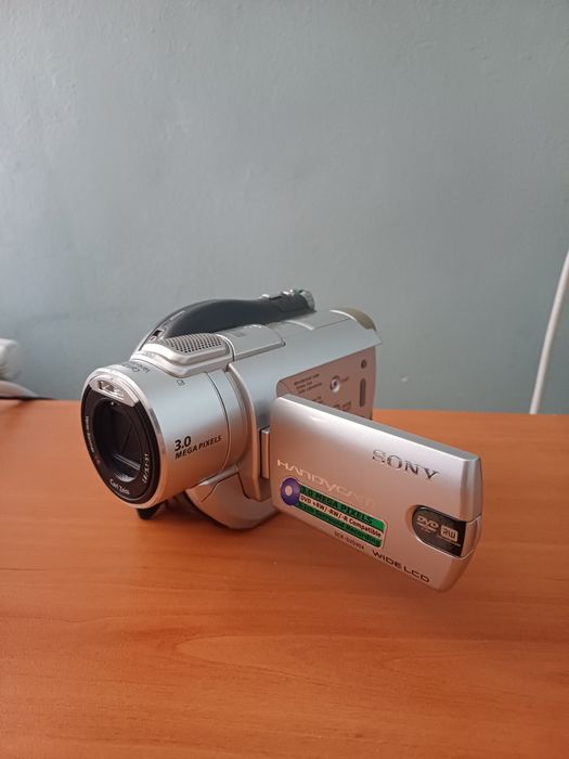 Видеокамера Sony DCR DVD404