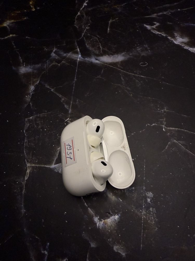 Apple AirPods Pro 2