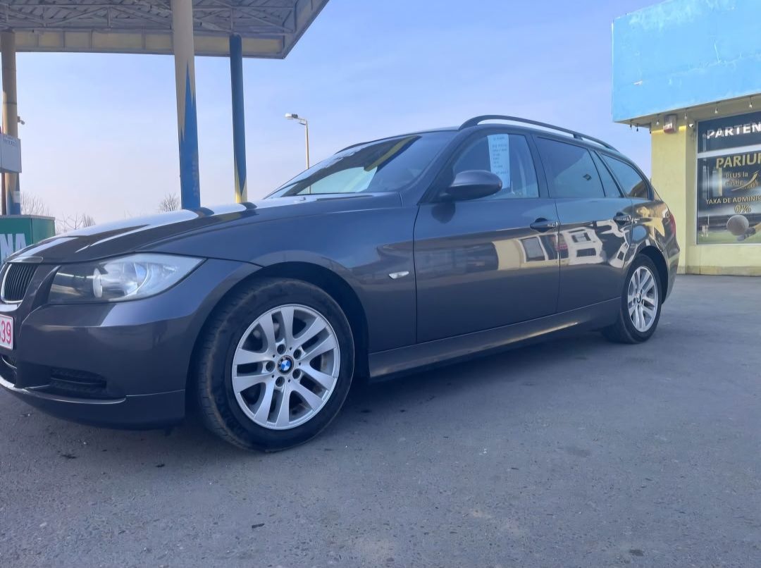 Dezmembrez BMW 318 i