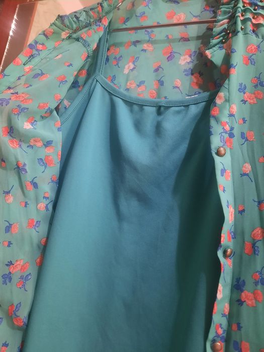 Mehmondorchilik va ko'chalik uchun assal kiyim