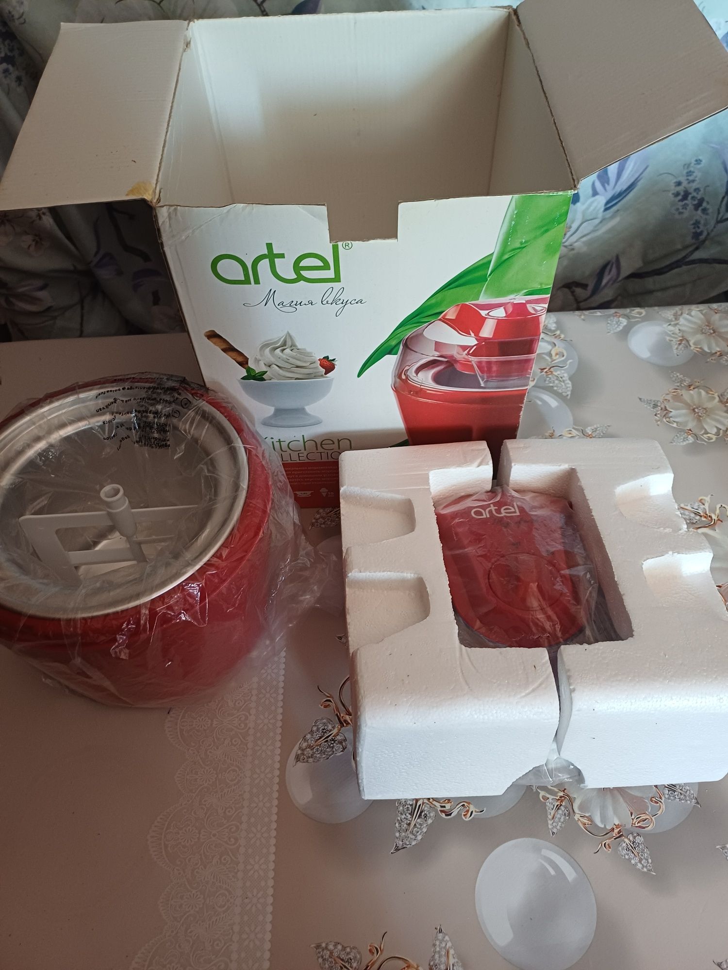 Продаю мини аппарат для мороженого срочно нужны деньги