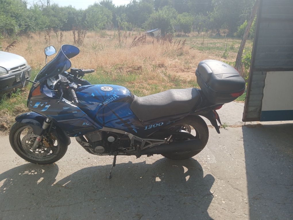 Vand ,Yamaha fj 1200 ,un motor puternic ,nepretentios ,totul original