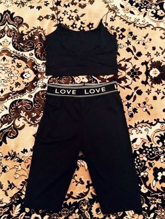 Продам спортивный костюм р 40-42