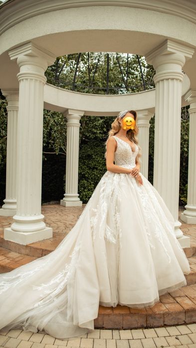 Vand rochie de mireasa demetrios colectia platinum