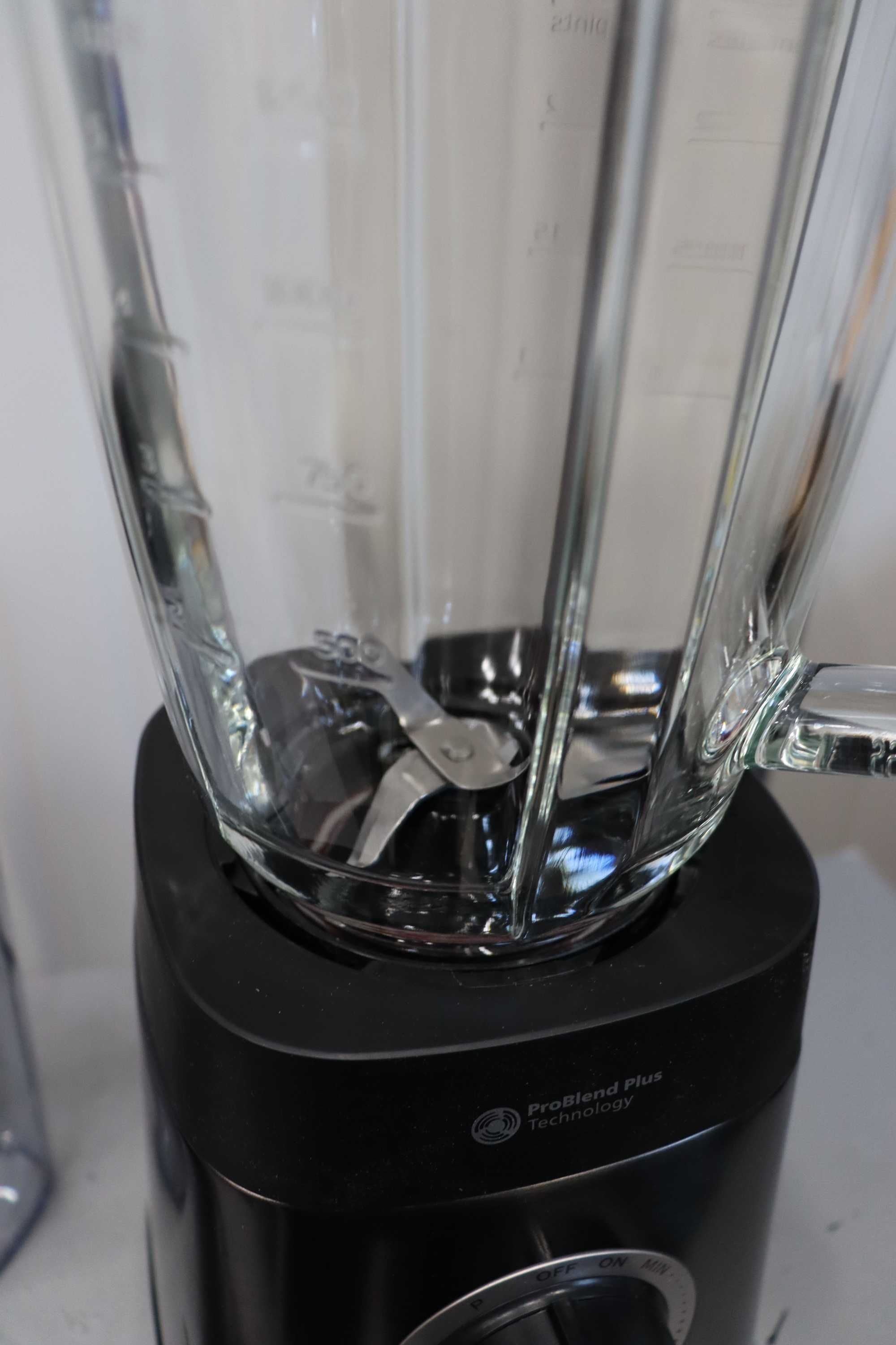Блендер Philips серия 5000 1200W. Технология ProBlend Plus  2л