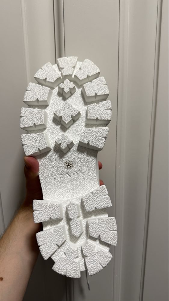 Prada sneakers 36