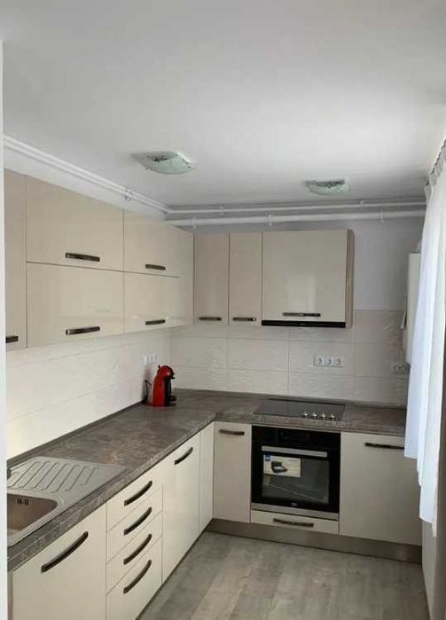 Дава се под наем Двустаен апартамент в Пловдив, Център - 48 кв.м за 204 € - Снимка #2