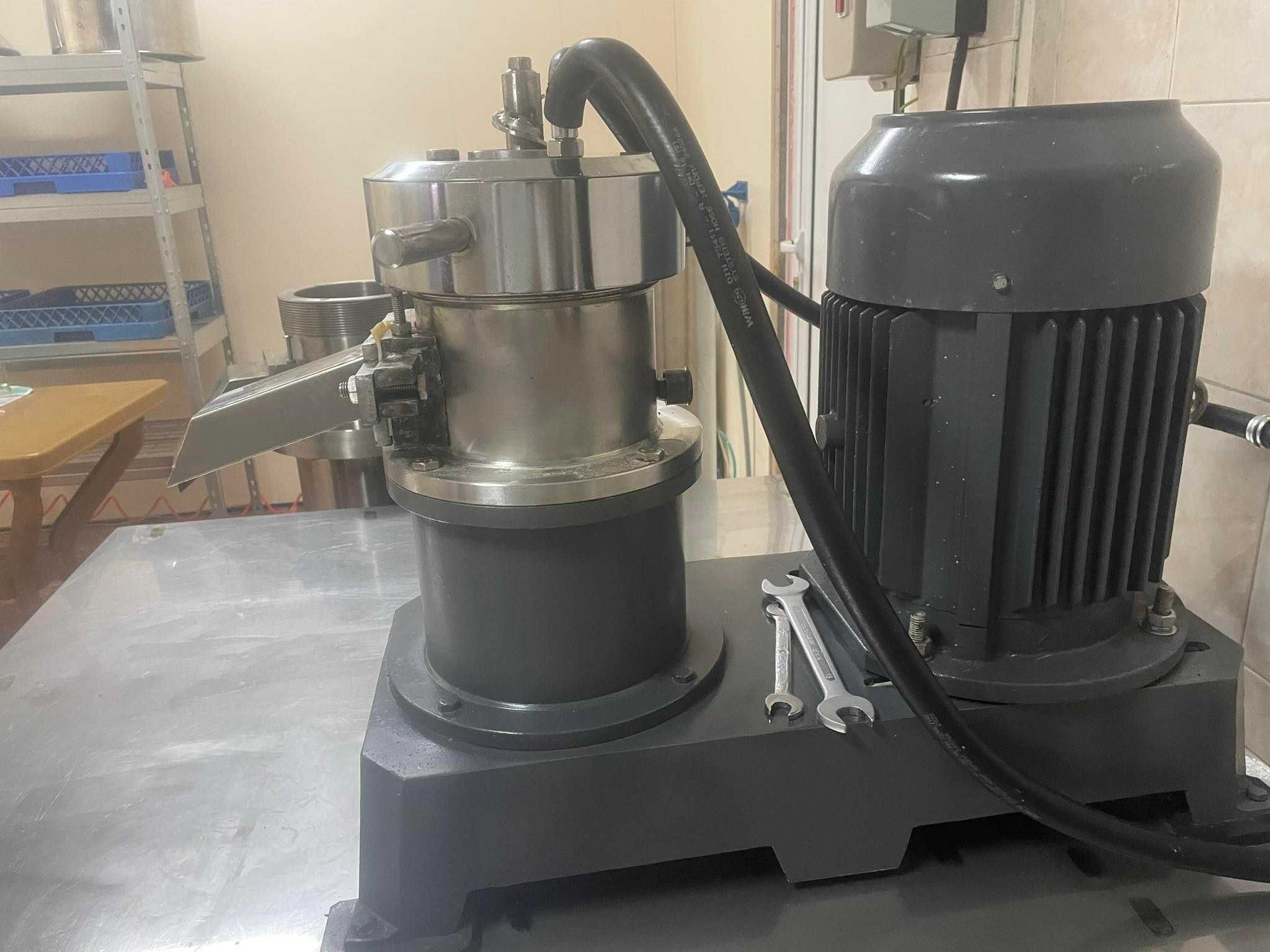 Професионална мелачка за тахан и ядкови масла Commercial grinder