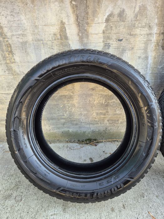 Зимни гуми Goodyear 205 60 16