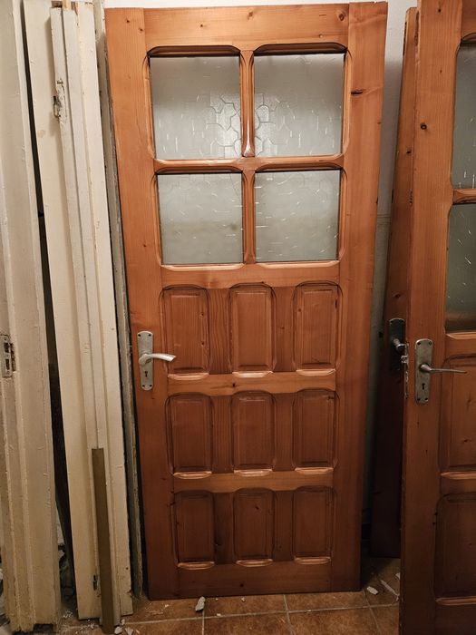 Vand 6 usi apartment din rasinoase lacuite