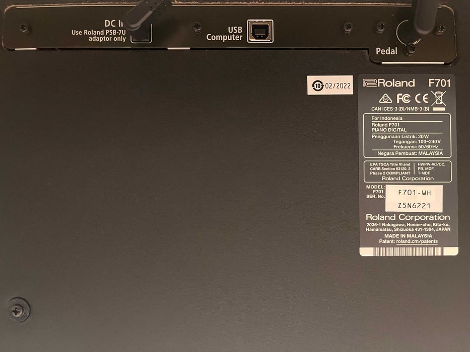 Pian digital Roland F701-WH alb mat – stare excelenta