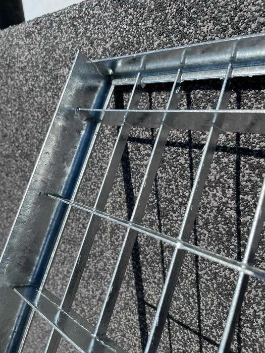 Gratare zincate 1335 x 1310mm,platforme, trepte, garduri, spalatorii