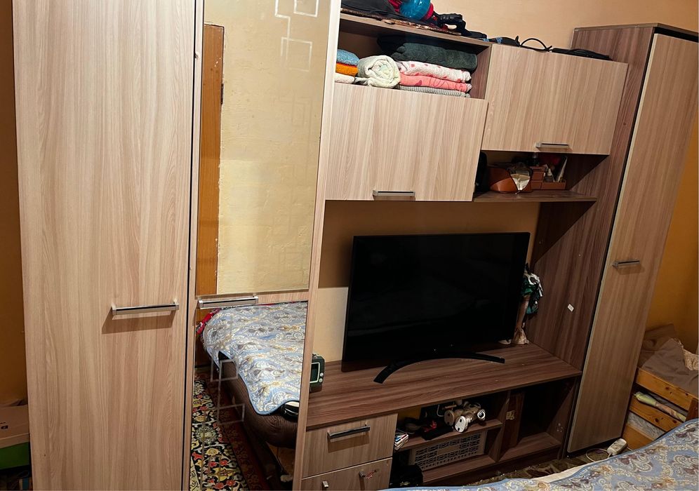 Продам стенку в зорошем состоянии 25000 тенге