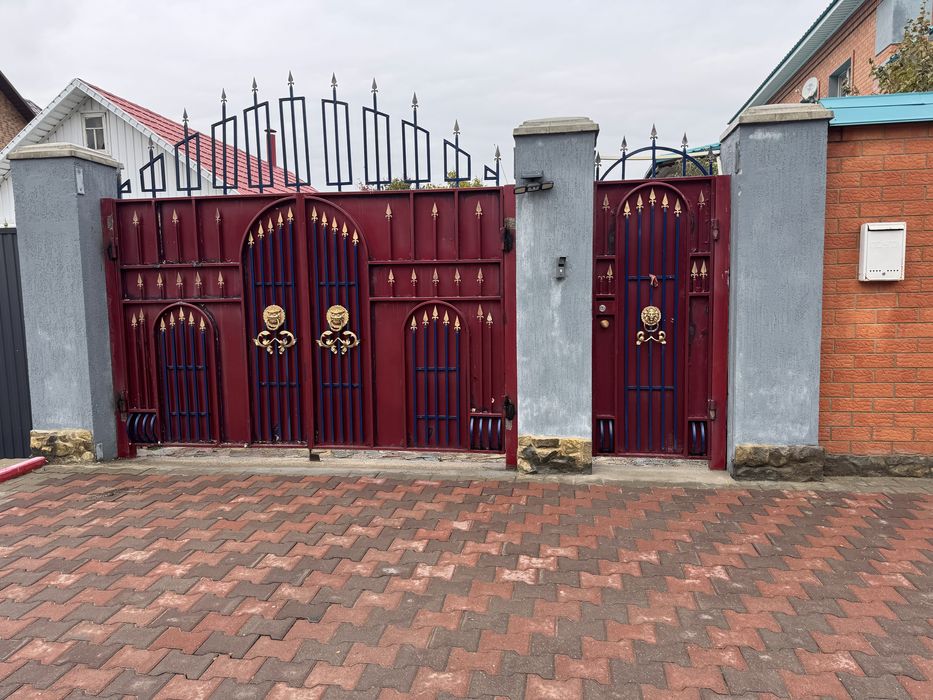 Продам ворота с калиткой в  отл сост