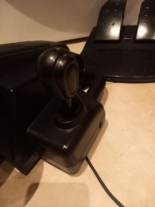 Геймърски волан с педали Tracer