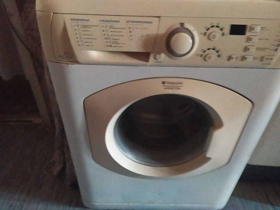 Стиральная машинка Hotpoint-Ariston 6 кг.