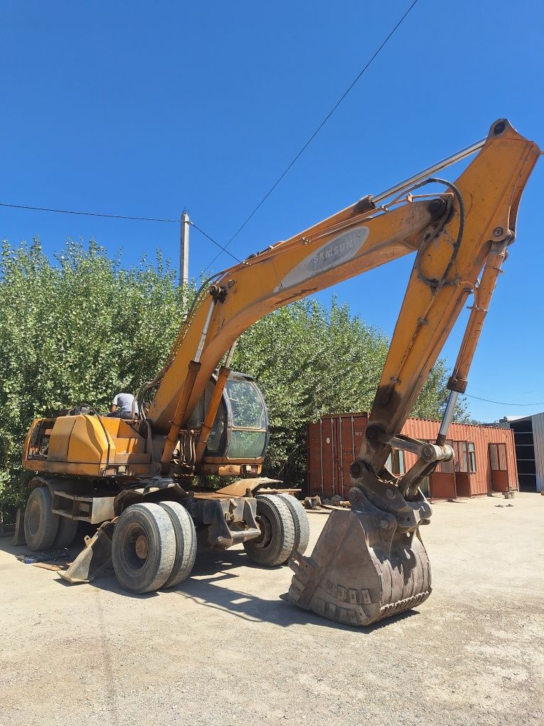 SAMSUNG 202 Ekskavator tayyor yuradi