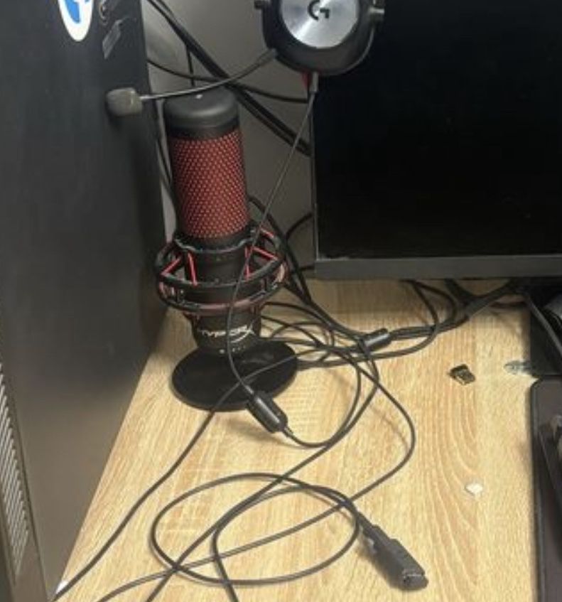 Микрофон HyperX QuadCast Standalon