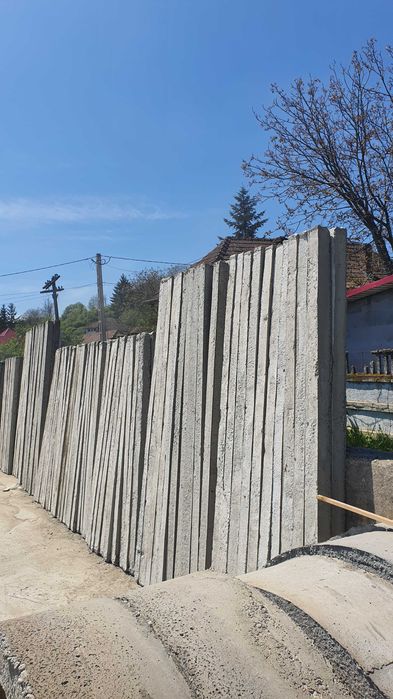 Stalpi/spalieri din beton cu armatura 1.8/2/2.4m