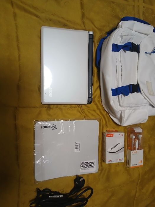 Assalom alekum Netbok sotiladi Acer 2gb Ozu 130Gb Hotira