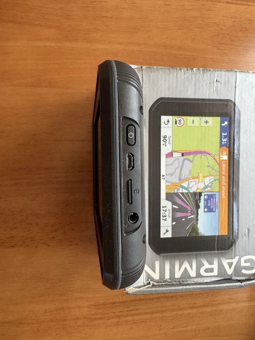 Навигация за тежкотоварни и леки атомобили GARMIN DEZL 780 LMT-D