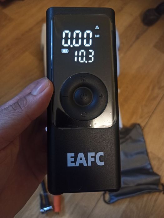 Minicompresor pompa aer acumulator li-ion 12.6V lanterna SOS racire