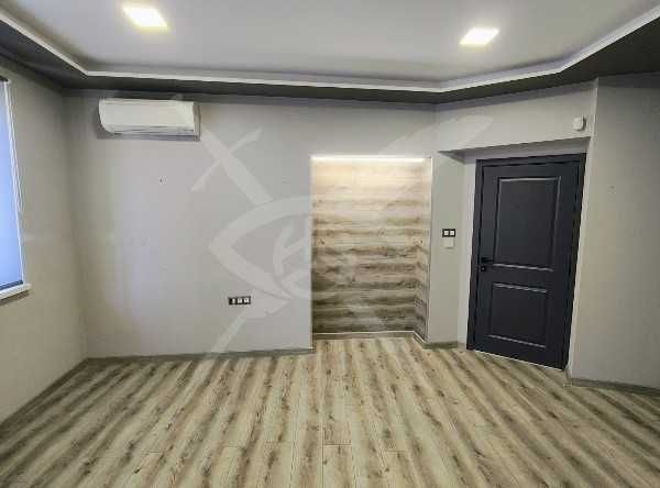 Тристаен апартамент под наем в Центъра 11809771