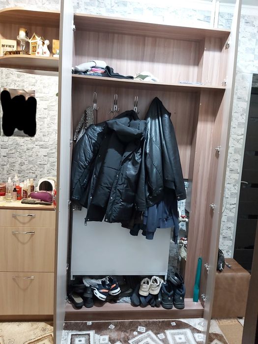 Продам прихожую.