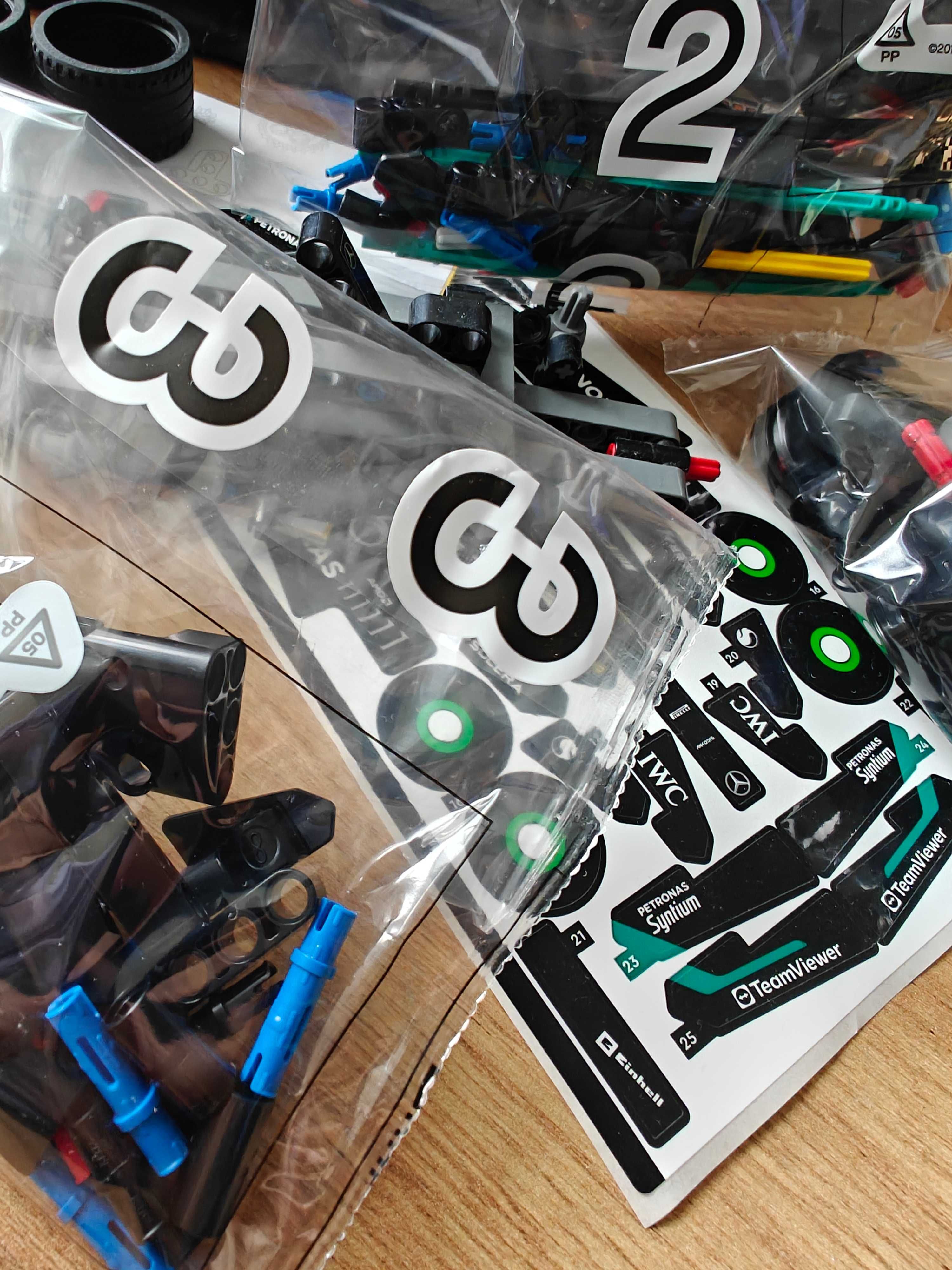 Конструктор LEGO Technic Formula 1 - Mercedes-AMG F1