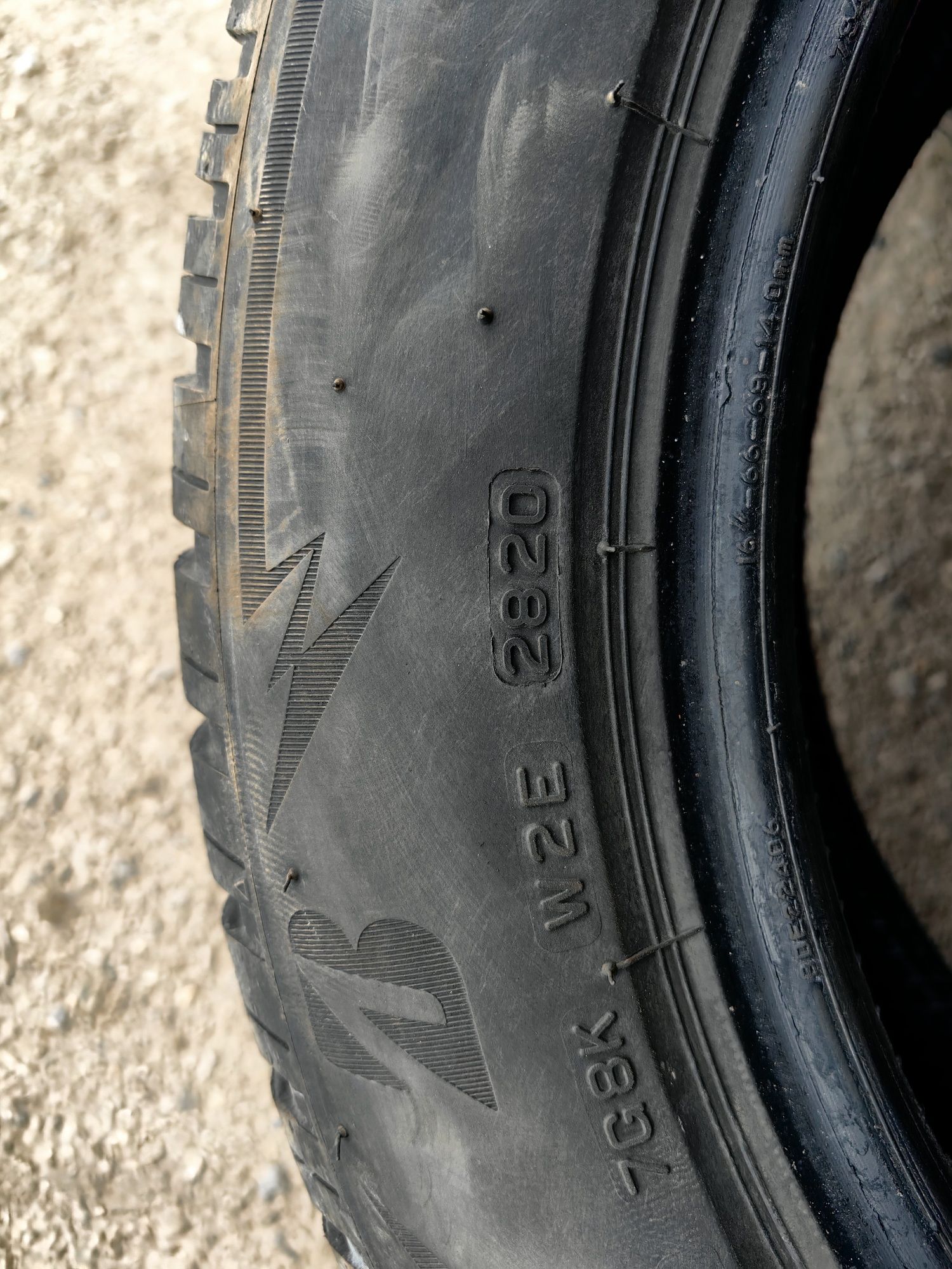 205/55 /16 зимни  Bridgestone Blizzak LM005