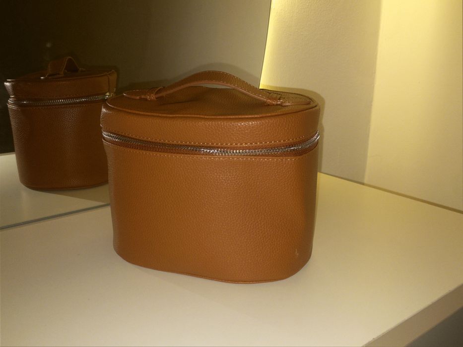 Косметичка из мягкой экокожи — стильная, вместительная и держит форму