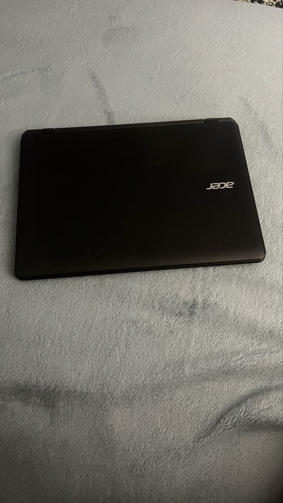 малък лаптоп acer aspire est 131