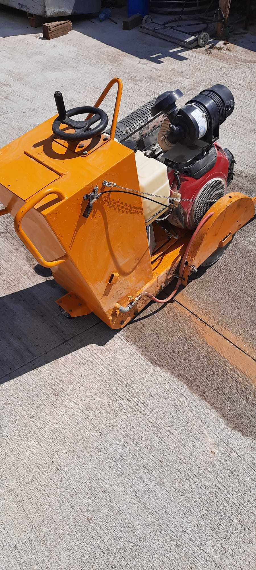 Masina de taiat beton
