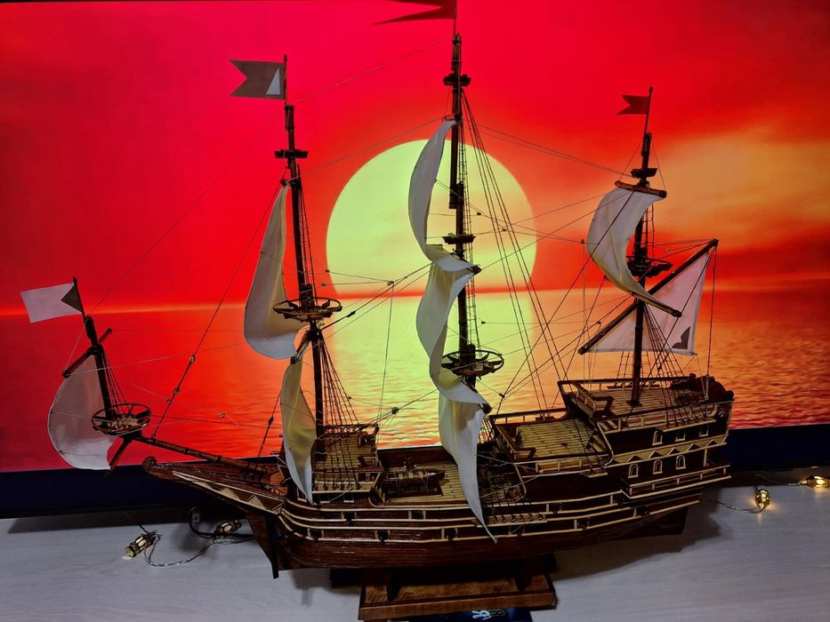 ПРОДАМ Модель корабля