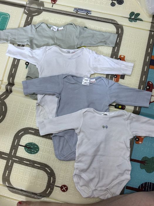 Set 4 body zara , marimea 68