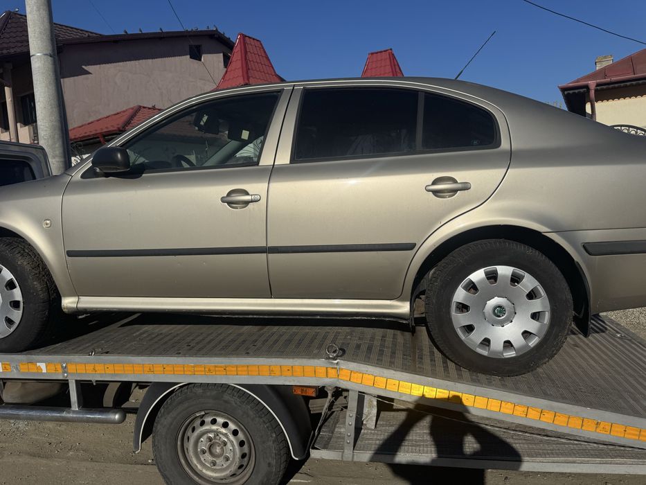 Vand pentru piese skoda octavia 2005 1.9