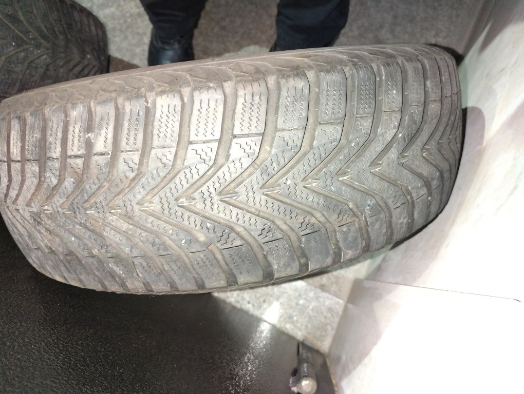 Холандски всесезонни гуми Vredestein Snowtracs 15 цола