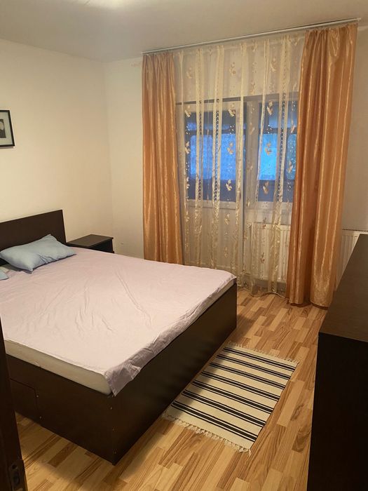 Vand apartament 3 camere