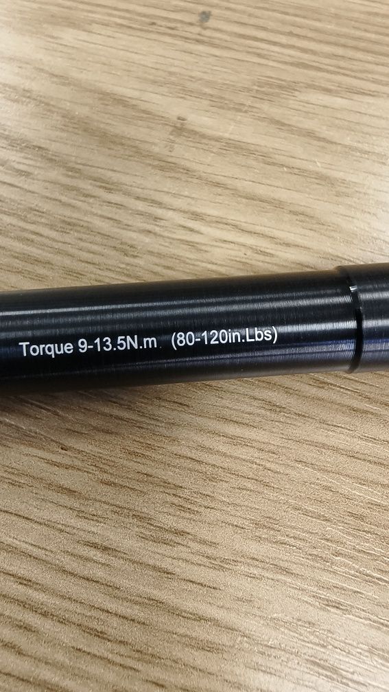 Предна проходна ос за вилка Rock Shox 15 x 110,15х100