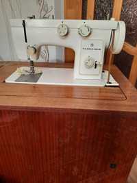 Продам швейная машинка-тумба 142М
