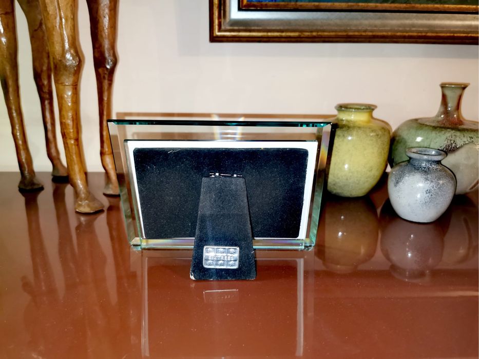 Красива стъклена рамка за снимки с черен плюш луксозна размери 13 х 18