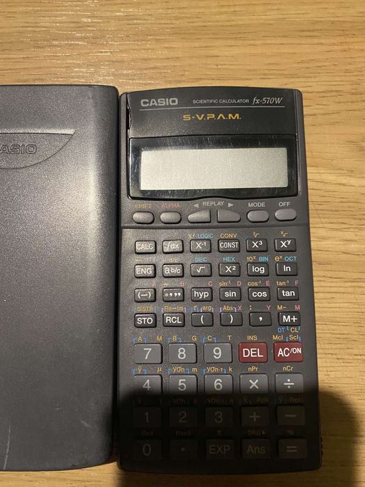 Калкулатор Casio FX-570W