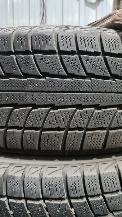 Шины зимние 215/60/16
