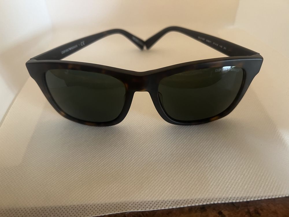 Ochelari de soare pentru barbati Emporio Armani !