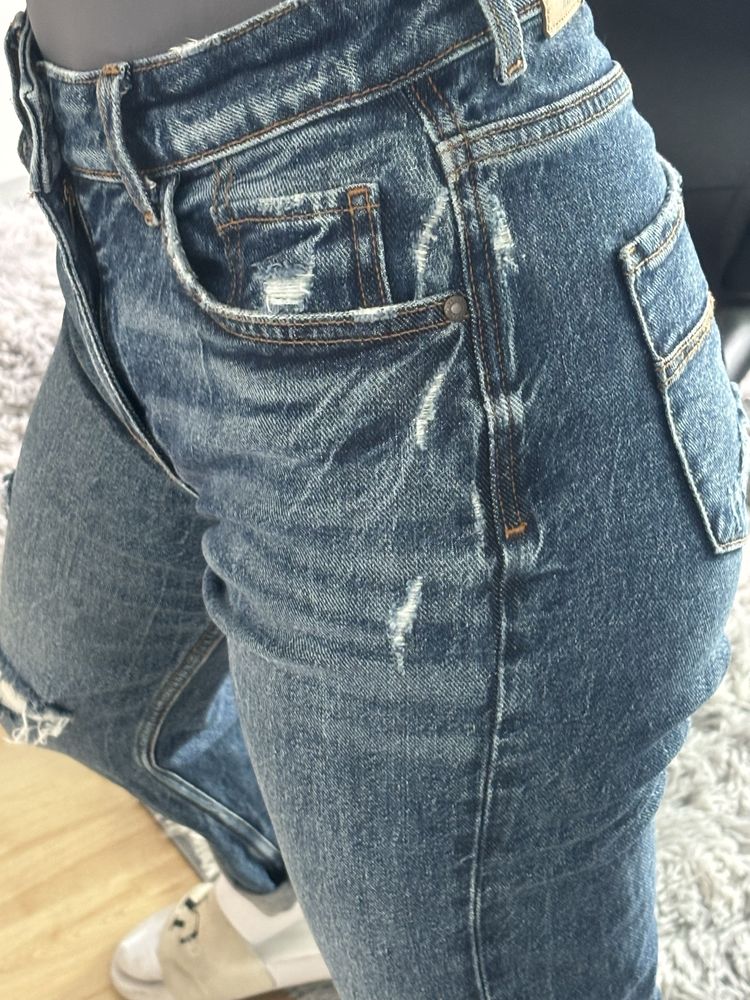 Сини дънки на Zara