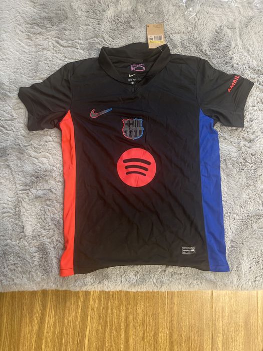 Tricou FC Barcelona – mărimea S (nou, cu etichetă)