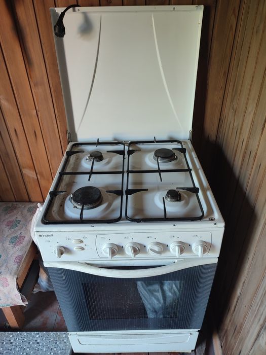 Газовая плита Indesit ( корейская сборка )