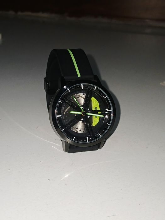 Механические часы Brembo. С крутящимся диском.